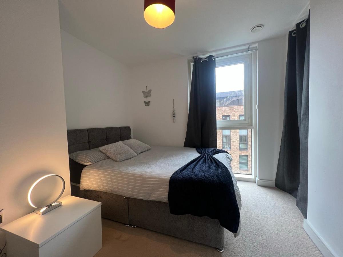 Modern 2Br 2Ba Apt Wparking Sleeps 6 Comfortably London Exterior foto