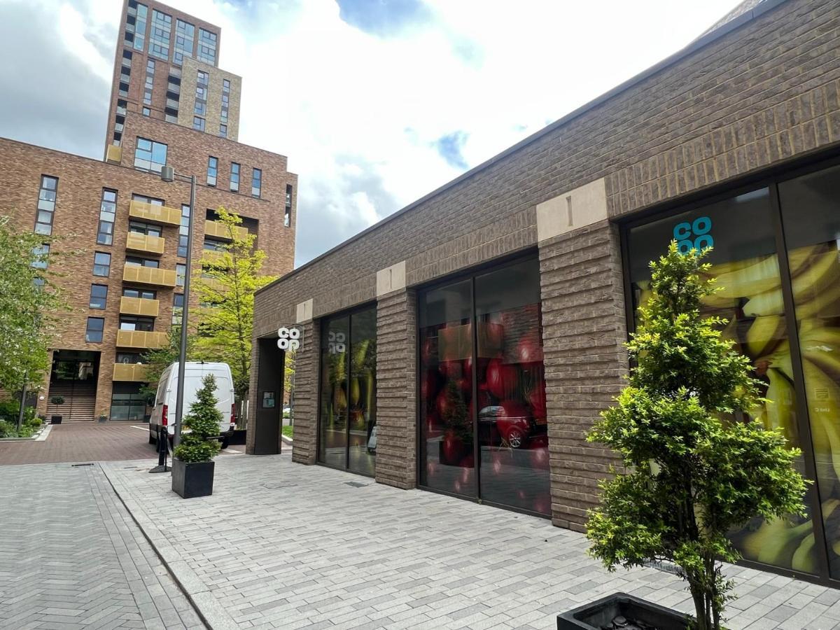 Modern 2Br 2Ba Apt Wparking Sleeps 6 Comfortably London Exterior foto