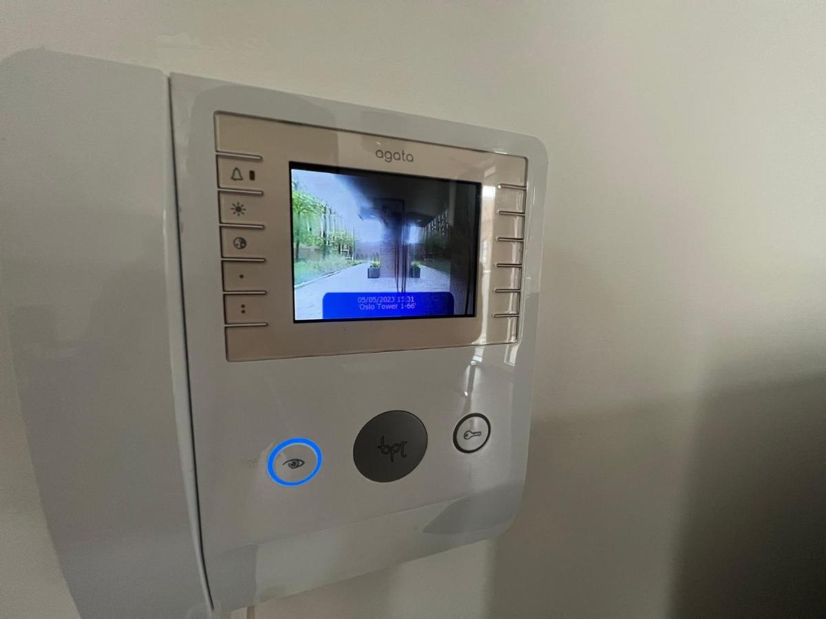 Modern 2Br 2Ba Apt Wparking Sleeps 6 Comfortably London Exterior foto