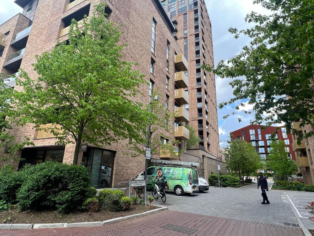 Modern 2Br 2Ba Apt Wparking Sleeps 6 Comfortably London Exterior foto